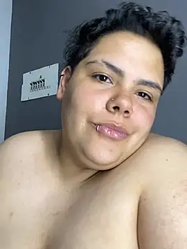 Hailey_Curvy