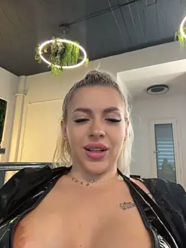 iveysin (F young) - Slow topless tease