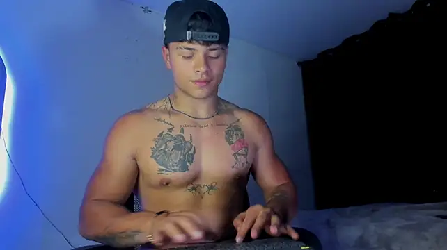 Dominic_Biker__ live cam