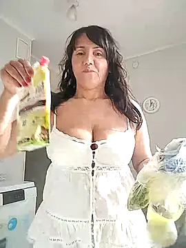 MilkCandyGirl live cam on StripChat