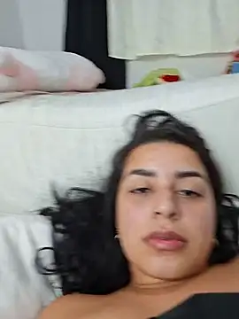 Maite_4 live cam on StripChat