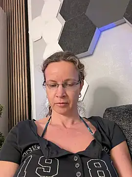 AnnikaRose live cam
