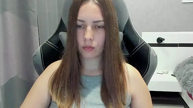 Mia_shy1