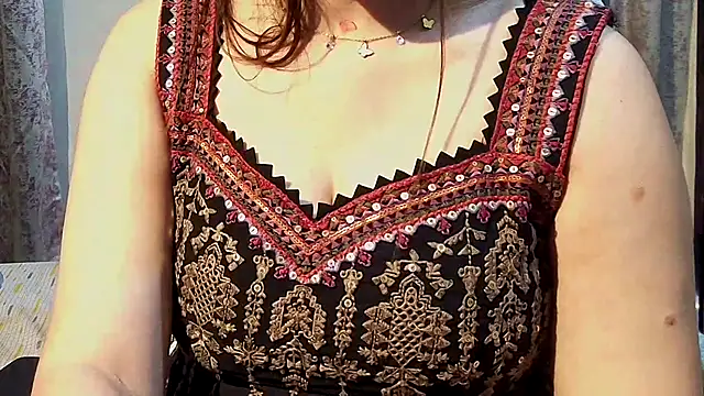 Nyra-Goddess live cam