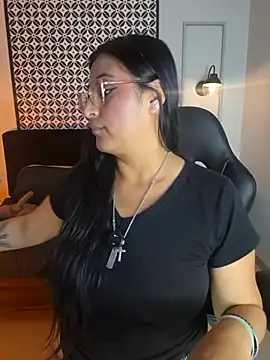 Amber_gold_ live cam on StripChat