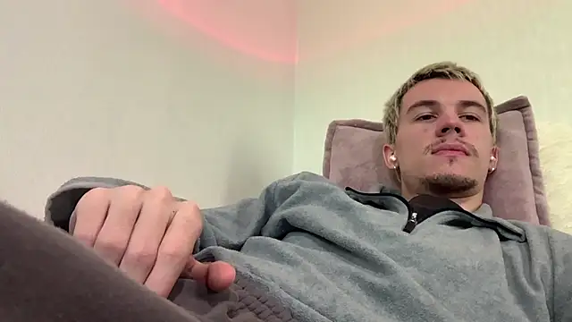 jeremy1scott (M young) - 🔥  Stroking fun