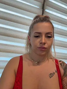 IveySin live cam on StripChat