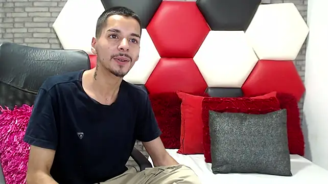 Thristan05 live cam on StripChat