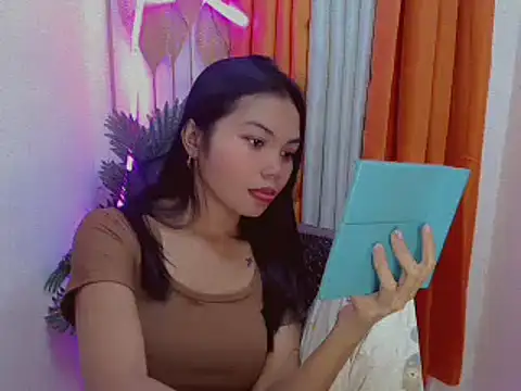 pure_asian_beauty live cam on StripChat