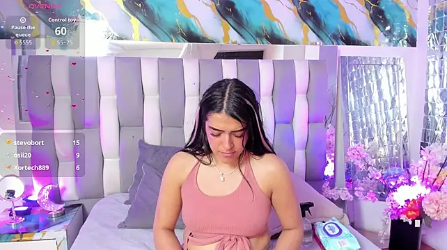 IsaDiiaz live cam on StripChat