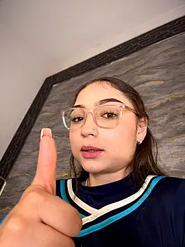 Mia_Luxor