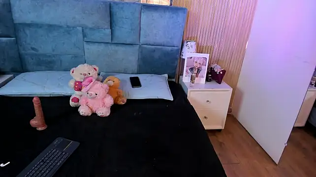 Delphine_doll