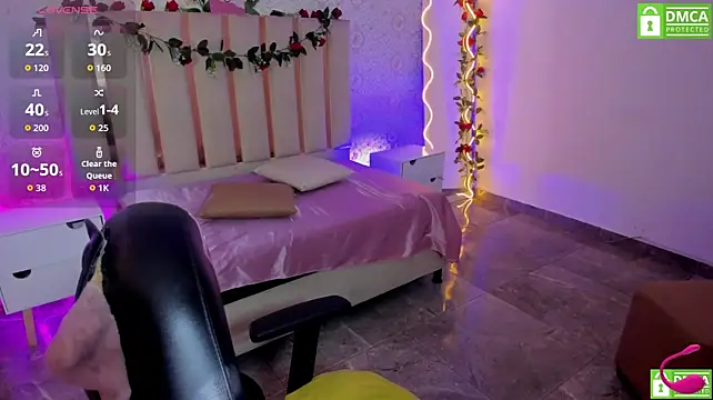 Karla_tay1