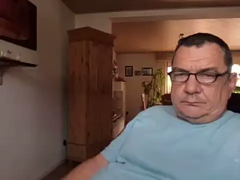 nobbie444 (M mature) - naked