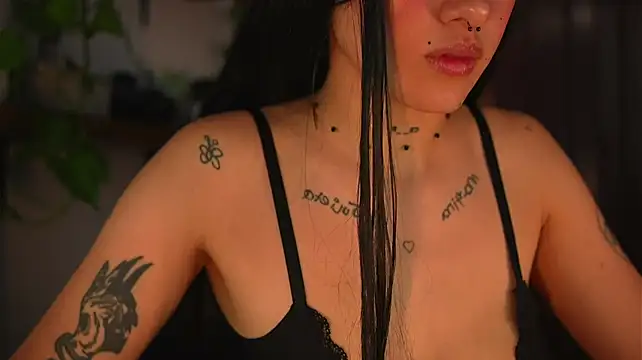 itslolavelvet live sex cam