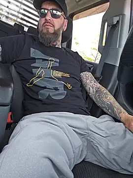Beardedtattood live cam on StripChat