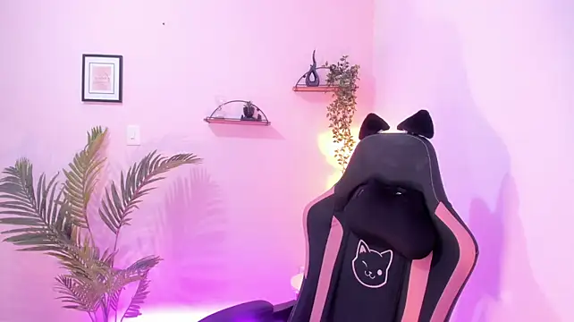 Ciara8 live cam on StripChat