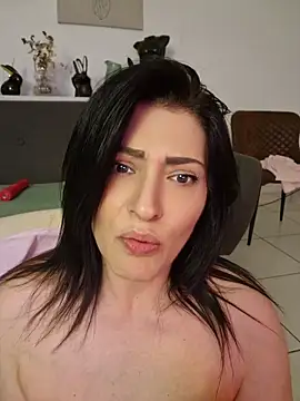 AryaSummersReal
