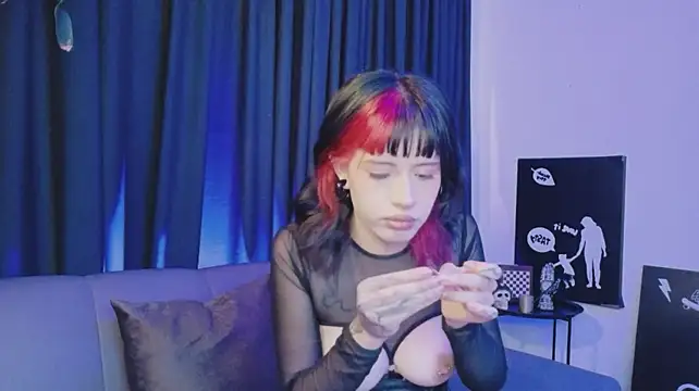 amimodee live cam on StripChat