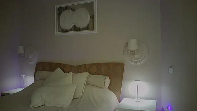 Luna_Hotys