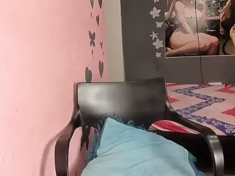 Karlotadiva1 live cam on StripChat