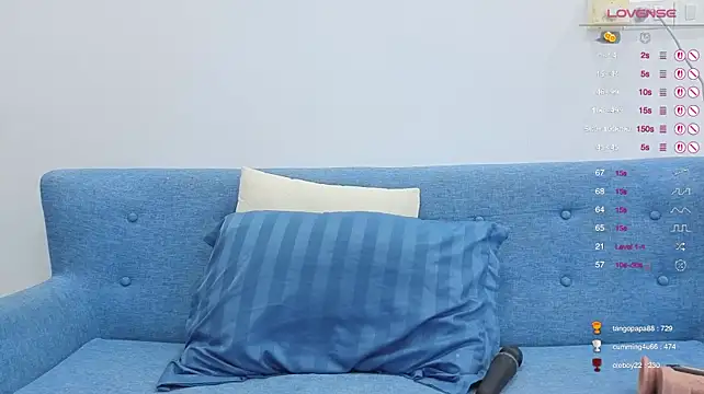 emonyashka_ live cam on StripChat