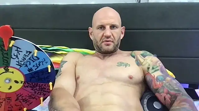 brianomally live cam on StripChat