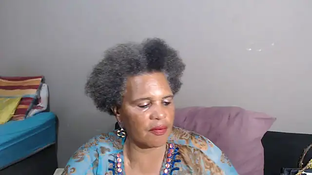 GrandBustyMelon live cam preview