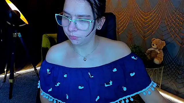 Livia_Shy