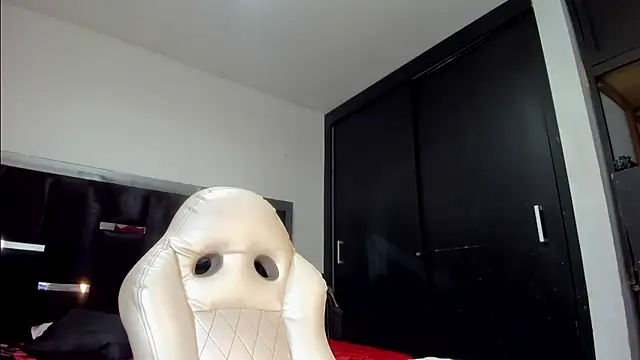 Miranda_bigcock3