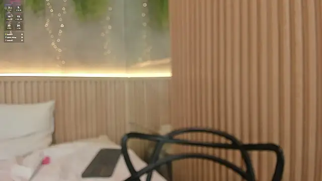 Emi_Petite