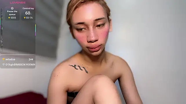 Model: Your_fantasyXgirl