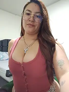 samm_curvy