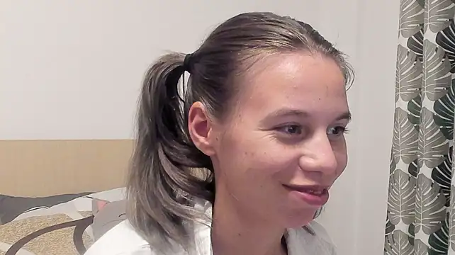 Emma_Tiny69 live cam on StripChat