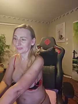 HotLana69 live cam on StripChat