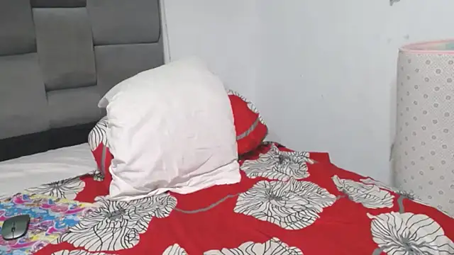 Sharloth_milf