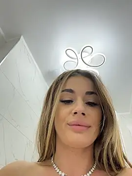 IsabellaEtthan live cam on StripChat