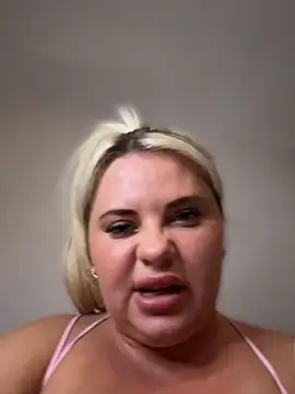 blonde_baddie