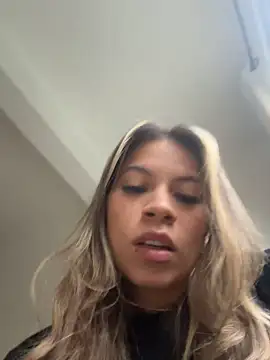 Mia_Rosee1 live cam on StripChat
