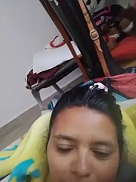 selena_foxy live cam on StripChat