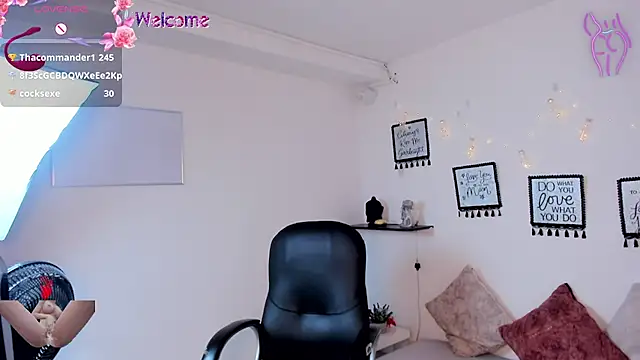 victoria_mooree live cam on StripChat