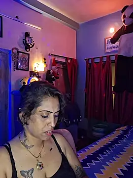Poisonou5 live cam on StripChat