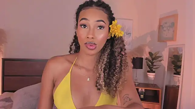 KaryMooon live cam on StripChat