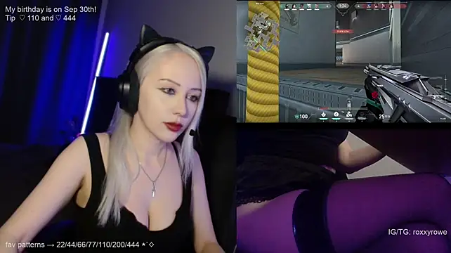 roxxyrowe live cam on StripChat