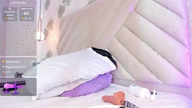 EmmaWatson-1 live cam on StripChat
