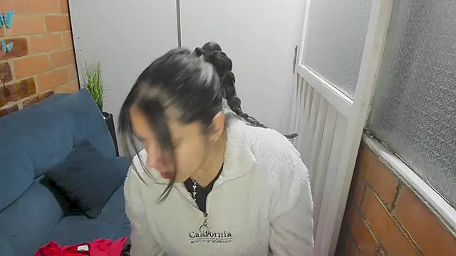 Penelope47 live cam on StripChat
