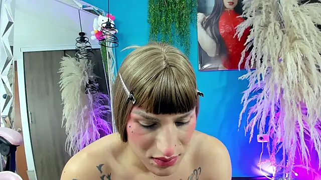 queenramoona-hot
