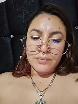 samm_curvy
