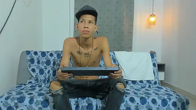Rome_18 live sex cam
