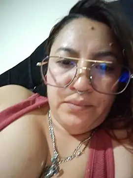 samm_curvy